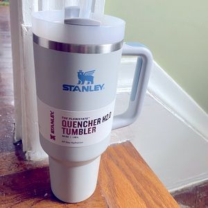 Stanley Quencher 40oz tumbler